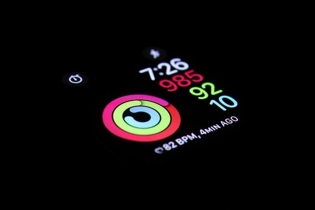 face of apple watch showing workout tracking information